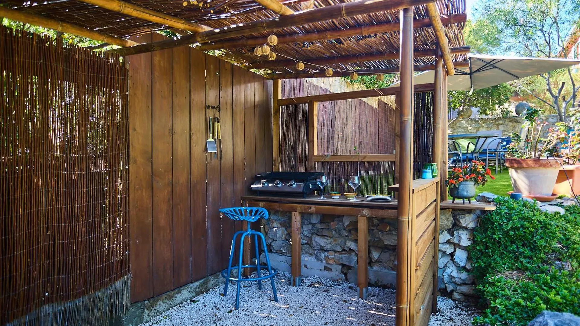 Appartement T3 avec jardin dans Villa Rocaille Cassis