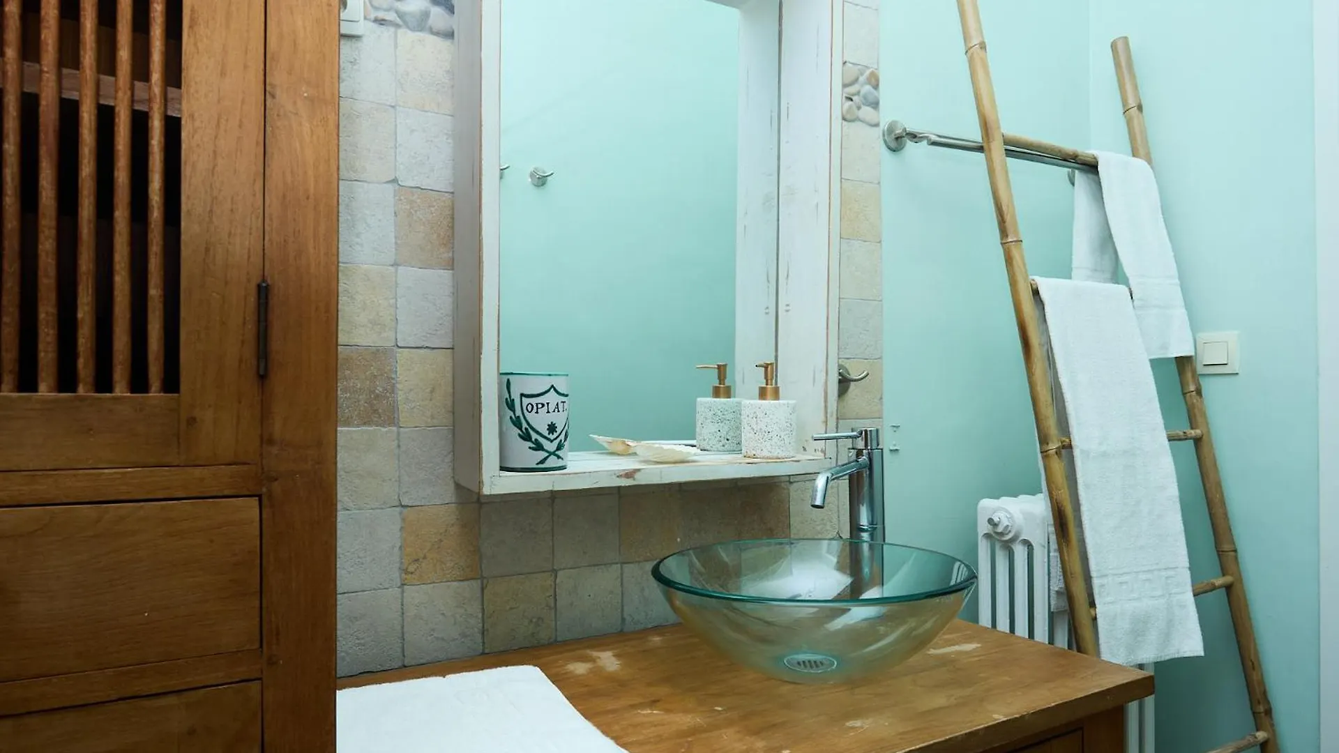 Appartements Avec Jardin Dans Villa Rocaille Κασί 0*,  Γαλλία