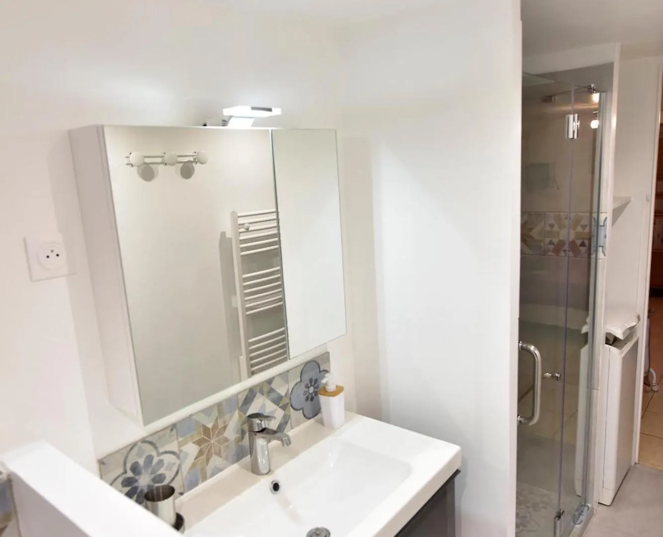 Appartement T3 avec jardin dans Villa Rocaille Cassis France