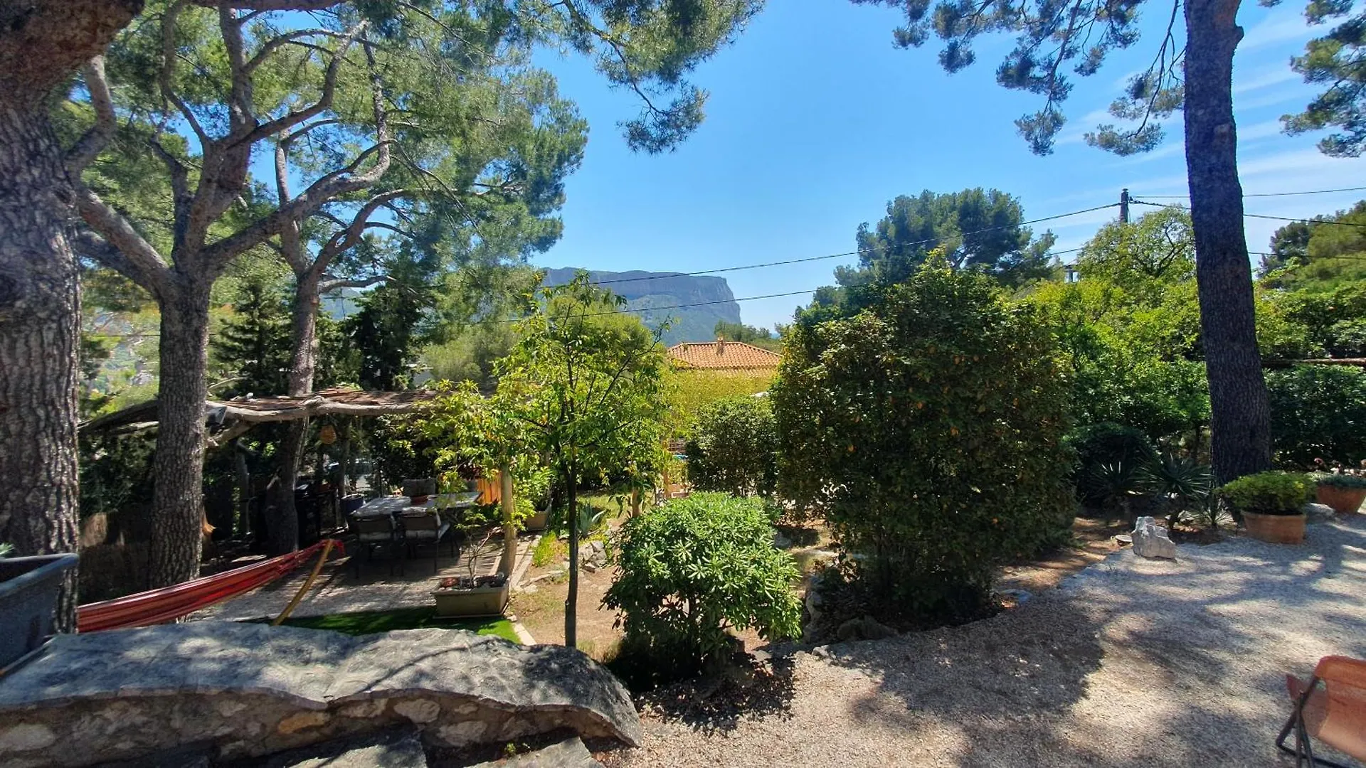 T3 avec jardin dans Villa Rocaille Cassis