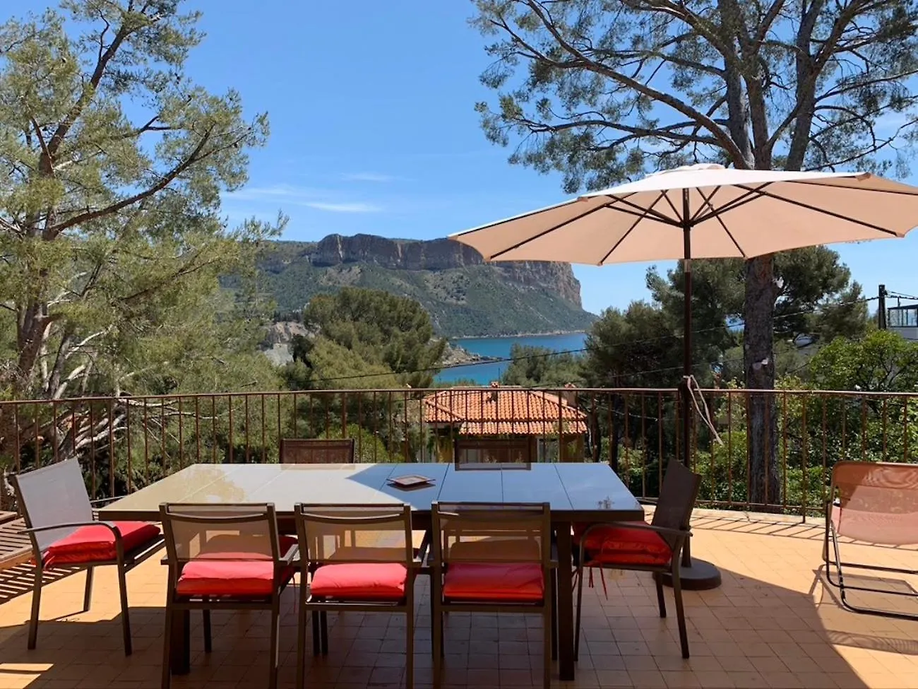 T3 avec jardin dans Villa Rocaille Cassis France