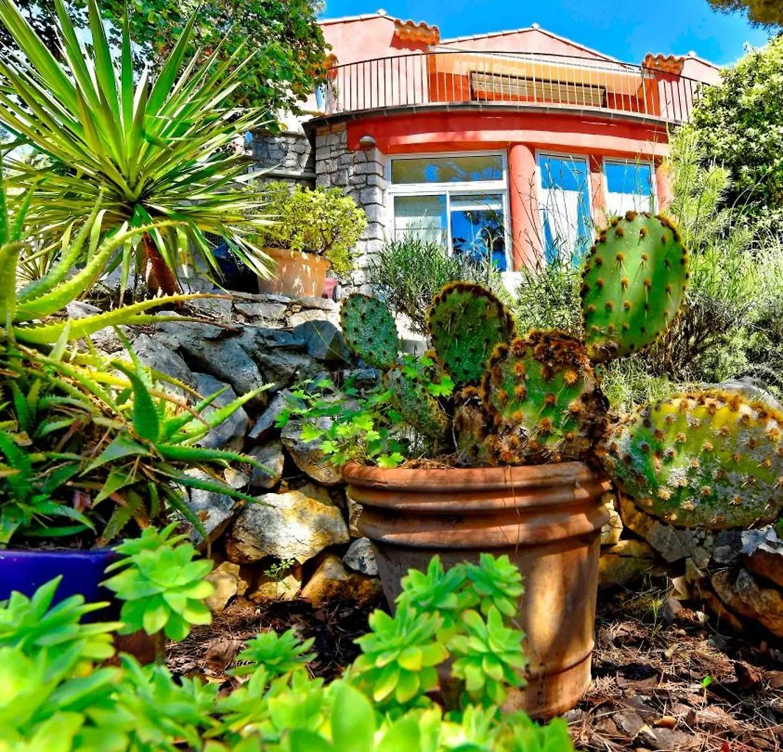 Appartement T3 avec jardin dans Villa Rocaille Cassis