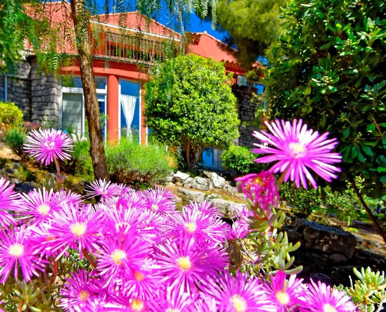 T3 avec jardin dans Villa Rocaille Cassis